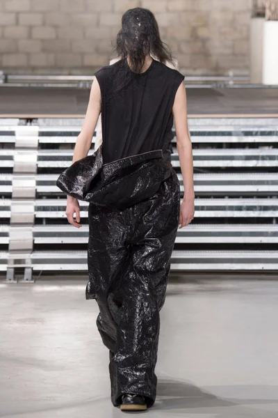 Look 3